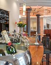 Bar mit Sekt