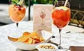 Bar Tisch und Stühle
