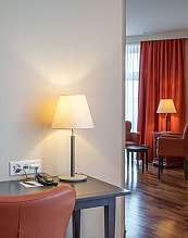 Ambiente Zimmer Schreibtisch